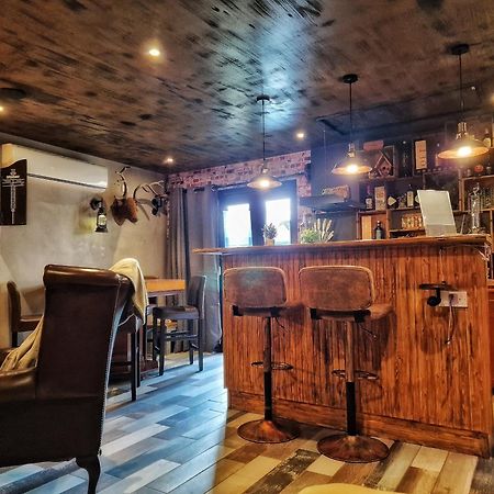 The Pub - Unique & Authentic Experience - Free Parking!, 5 Minutes From Airbus And The Mall Cribbs Бристоль Екстер'єр фото